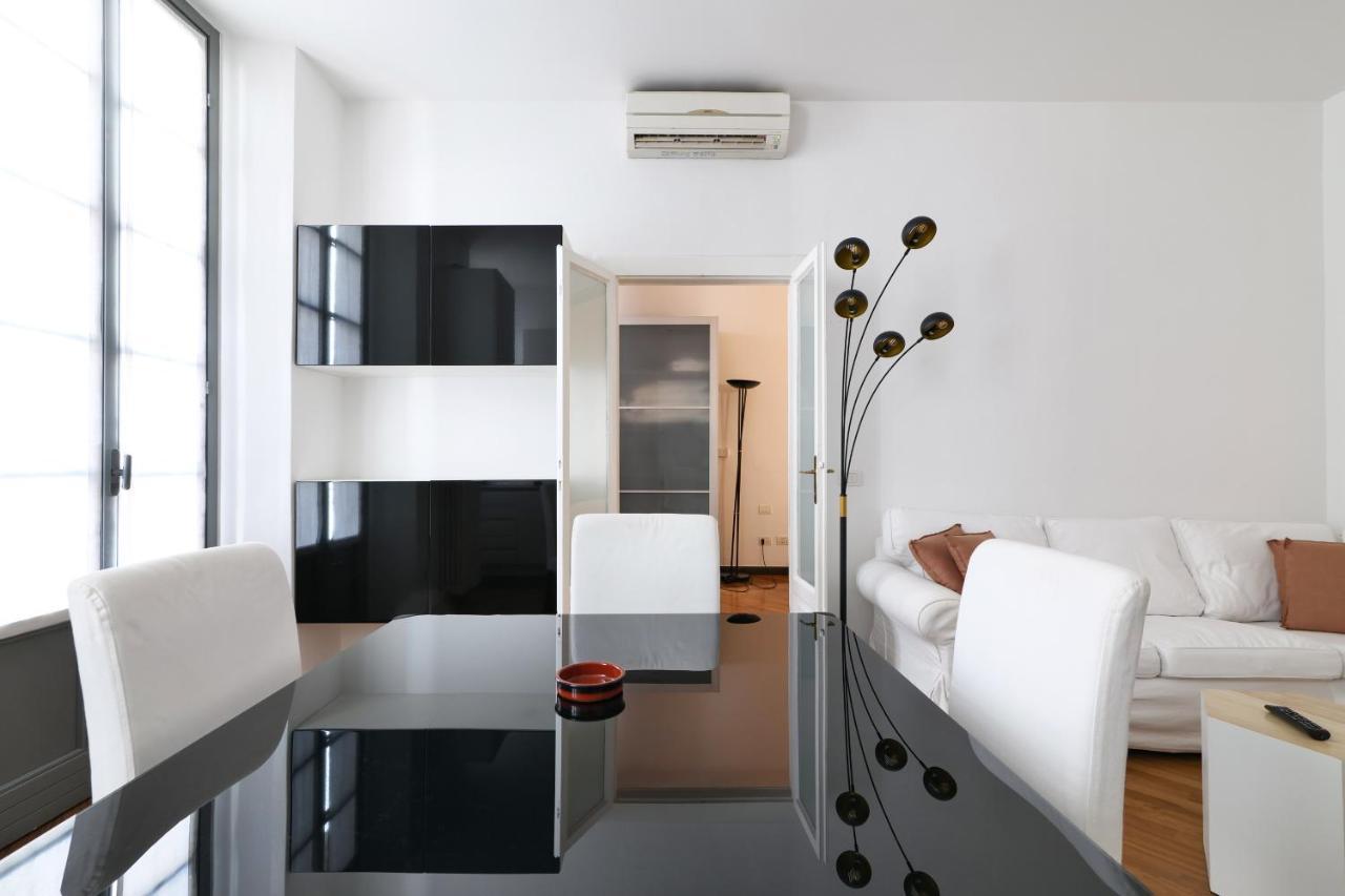 Charming San Babila Apt. Milán Exterior foto